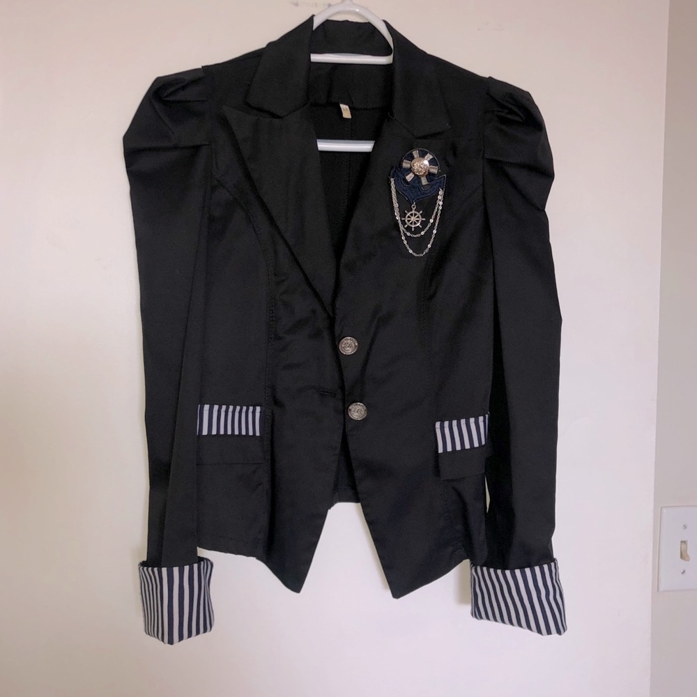 Blazer - Picture 2 of 5